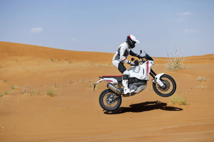 ドカティがv Twinのアドベンチャーバイク Desert Xを発表 Touratech Japan